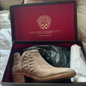 NWT women’s booties
